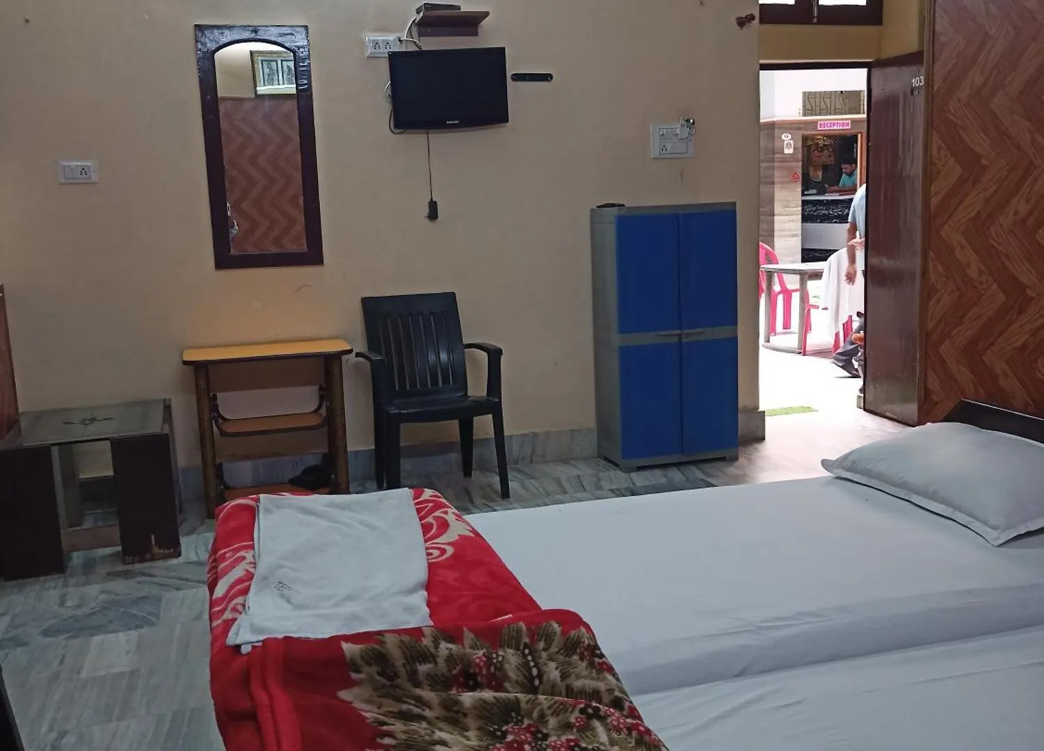 ***  Teerth Guest House Varanasi India