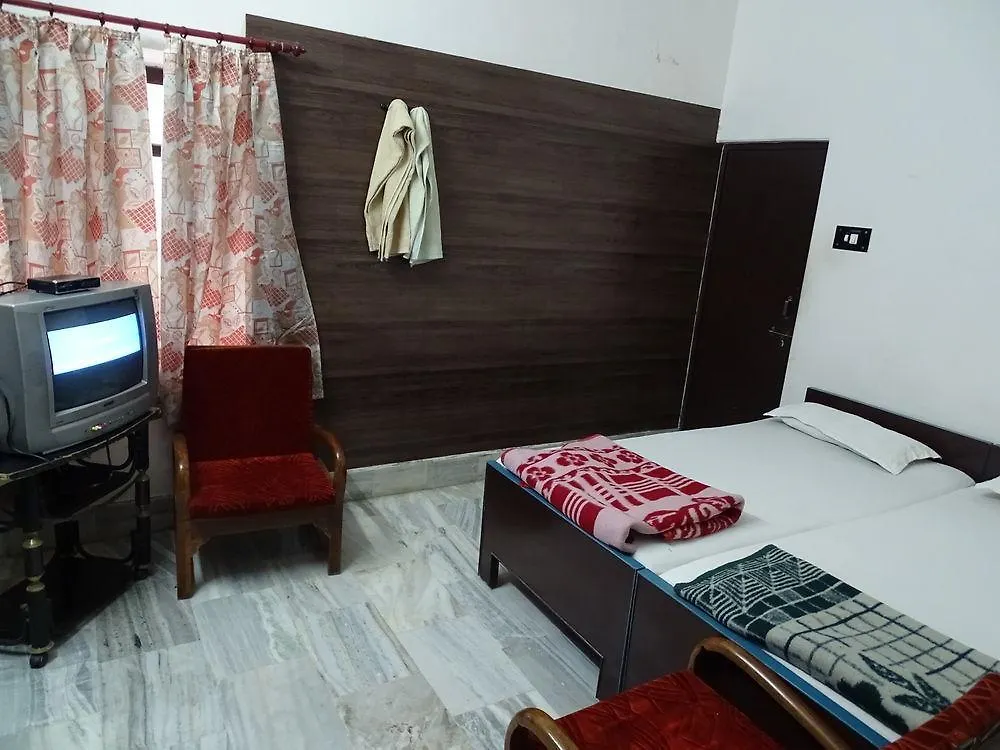 Teerth Guest House Varanasi 3*,  India